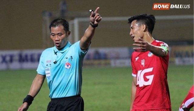 Bóng đá 7 người và những quy định về trọng tài Bóng đá 7 người và những quy định về trọng tài